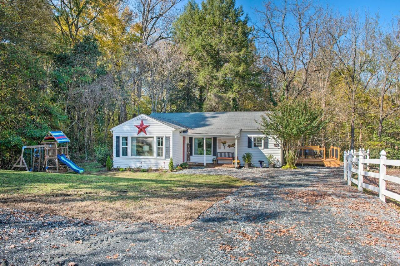 Peaceful Renovated Home With Deck On Half Acre! Asheboro Exterior foto