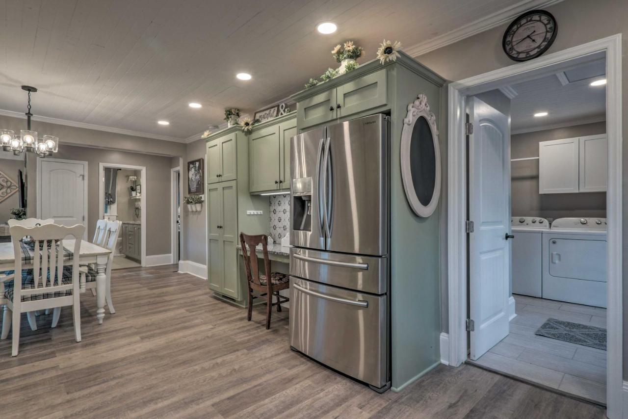 Peaceful Renovated Home With Deck On Half Acre! Asheboro Exterior foto
